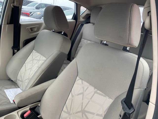 Used 2013 Ford Fiesta SE image 5