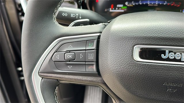 Used 2023 Jeep Grand Cherokee 4WD 4xe image 15