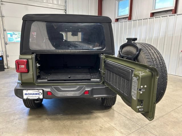 Used 2024 Jeep Wrangler Unlimited Sahara AWD/4WD image 20