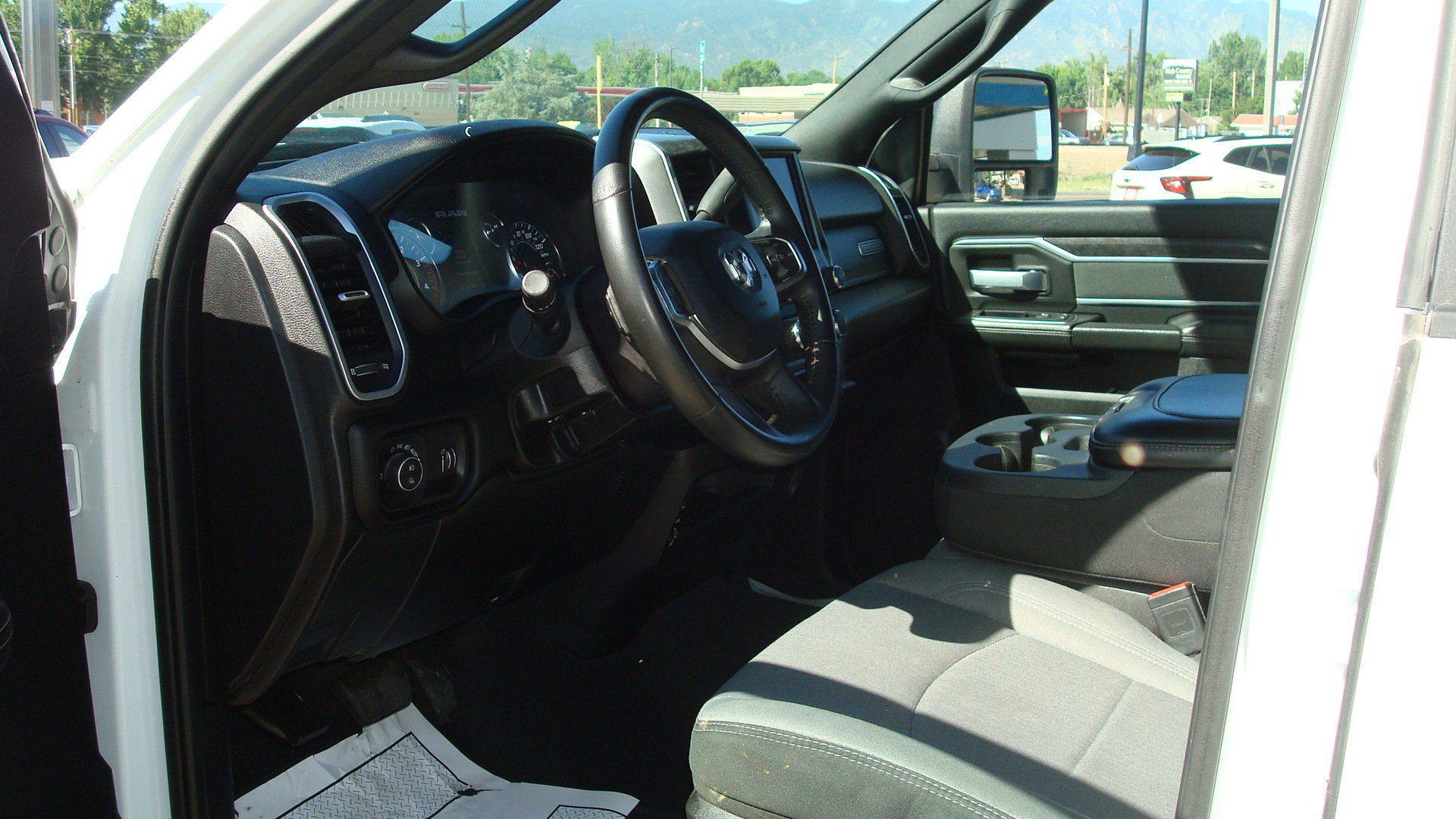 Used 2024 RAM 2500 Big Horn AWD/4WD image 8