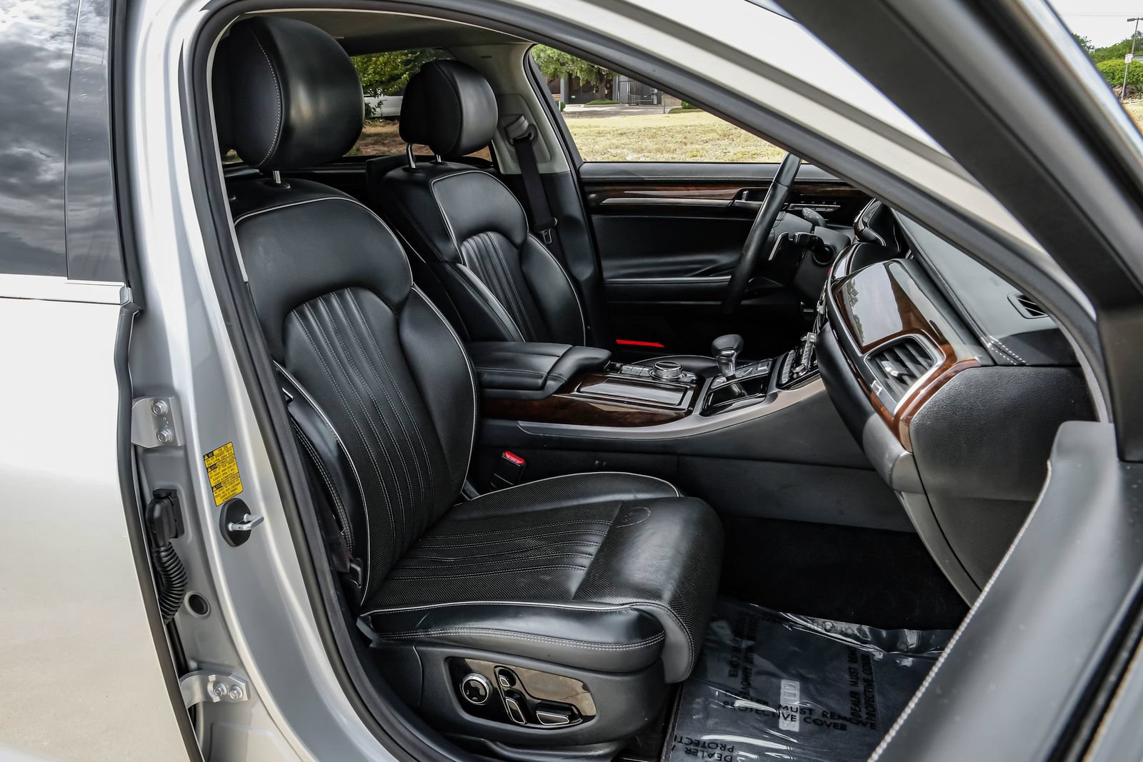 Used 2019 Genesis G90 5.0 Ultimate RWD image 39