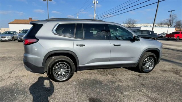 Used 2025 GMC Acadia Elevation image 2