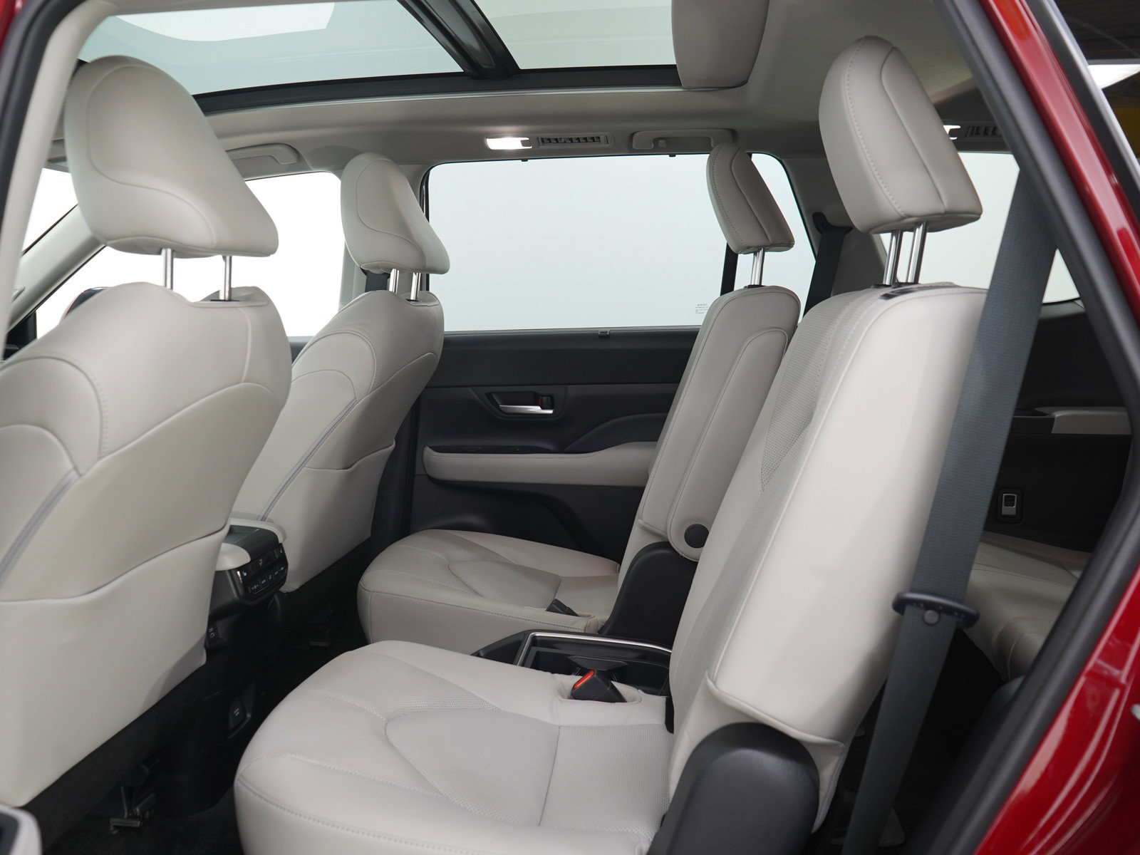 Used 2024 Toyota Grand Highlander AWD image 18