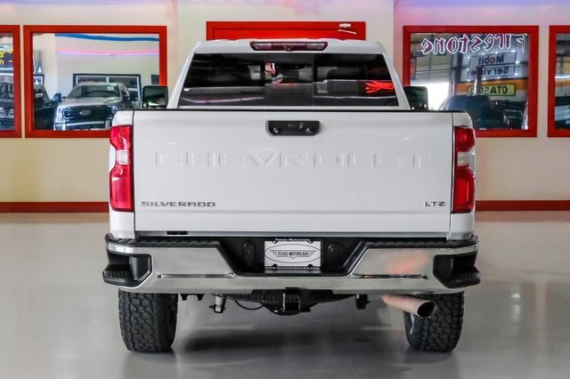 Used 2023 Chevrolet Silverado 3500 LTZ w/ LTZ Convenience Package AWD/4WD image 11