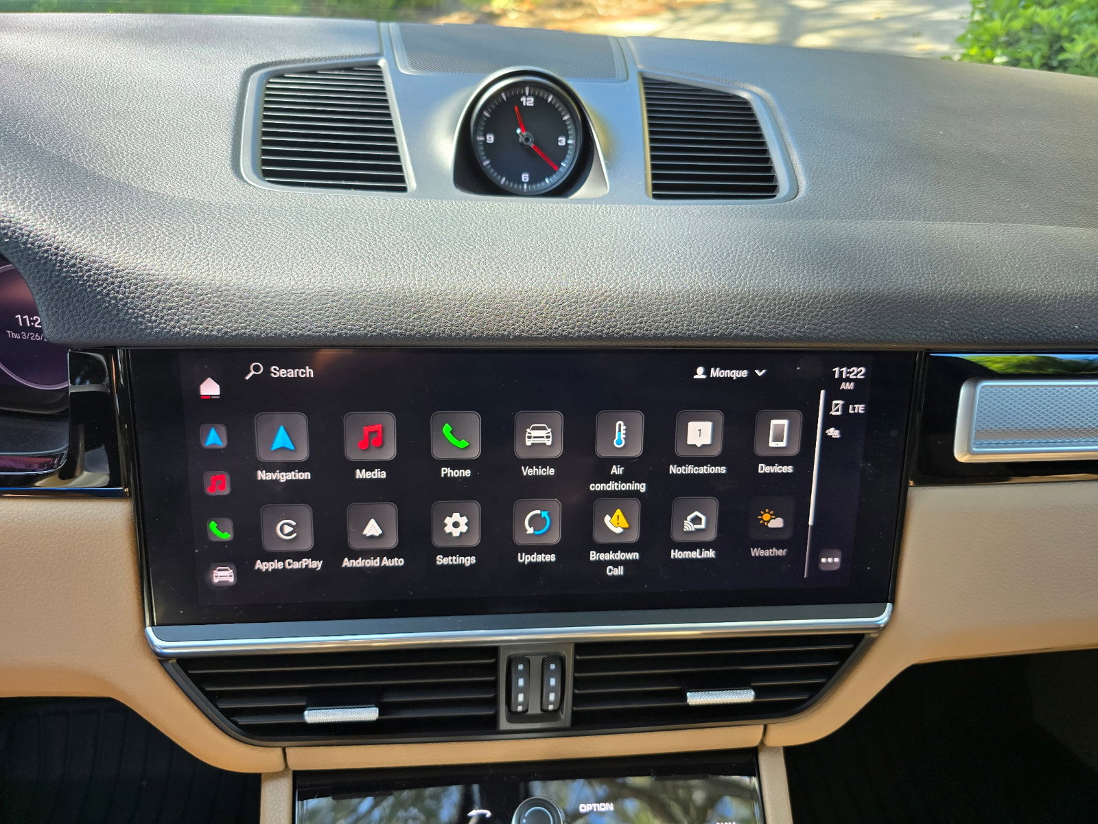 Used 2022 Porsche Cayenne Platinum Edition w/ Premium Package Plus image 21