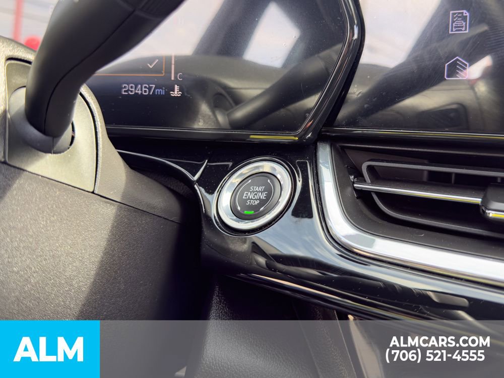 Used 2025 Chevrolet Trax RS w/ Sunroof Package image 23