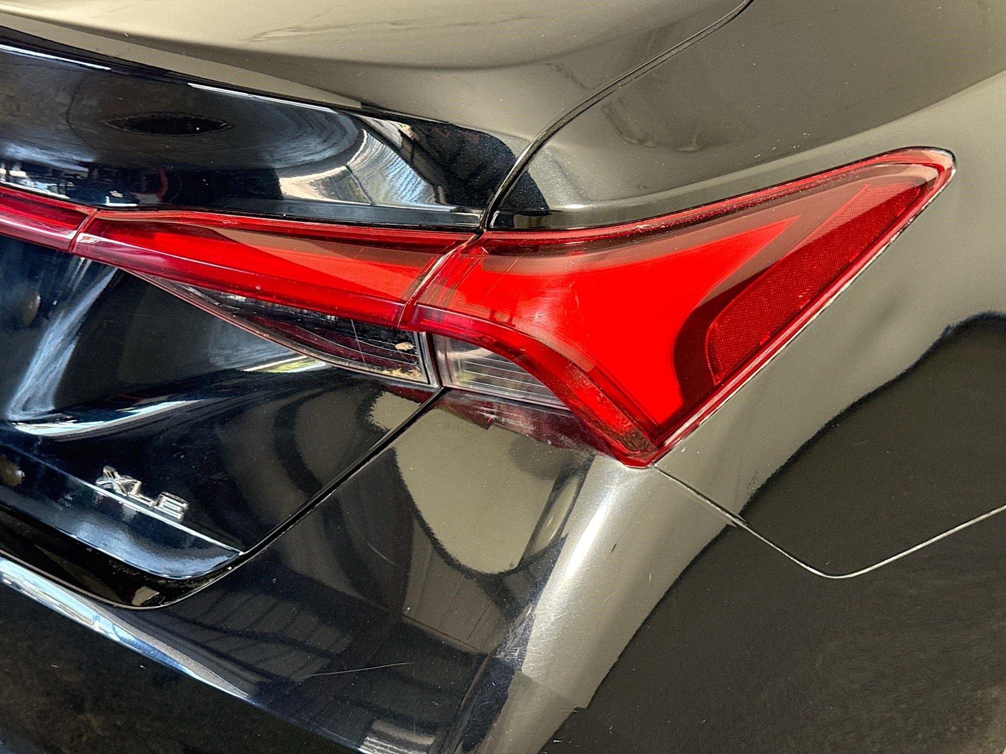 Used 2019 Toyota Avalon XLE w/ Moonroof Package FWD image 34