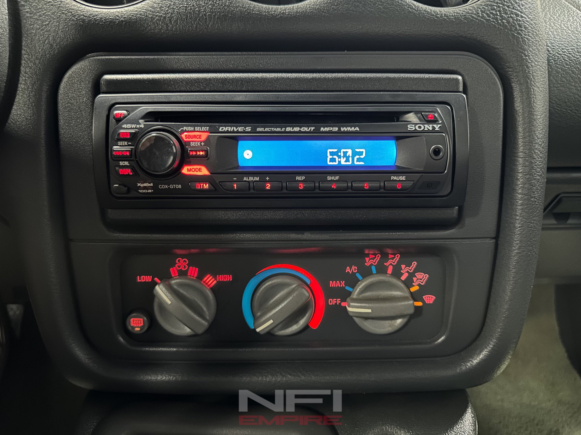 Used 1994 Pontiac Firebird Formula RWD image 26