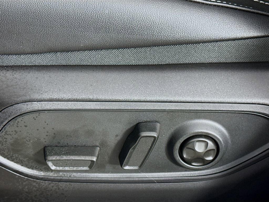 New 2025 Jeep Grand Cherokee Altitude image 19