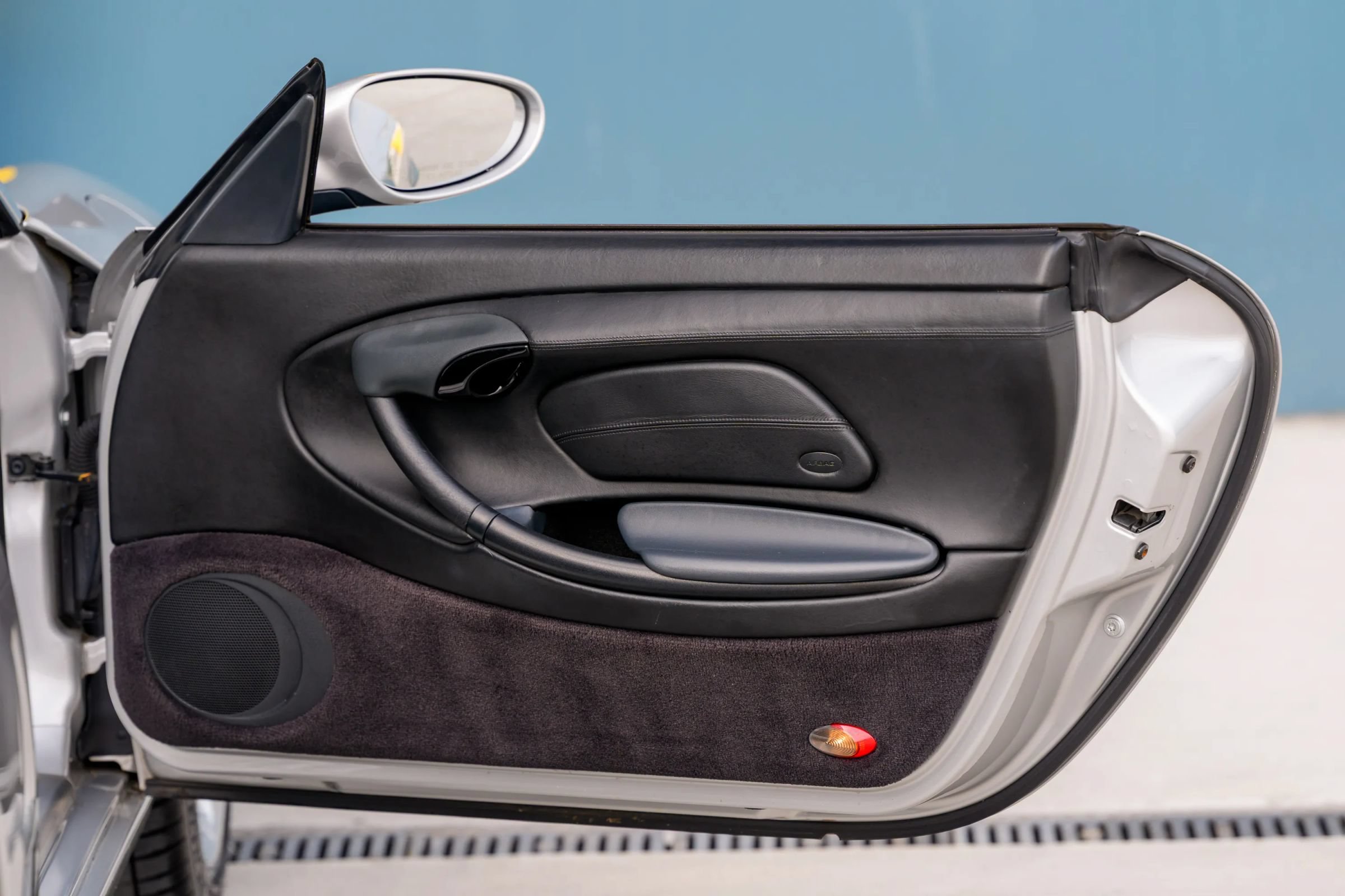 Used 1999 Porsche Boxster RWD image 3