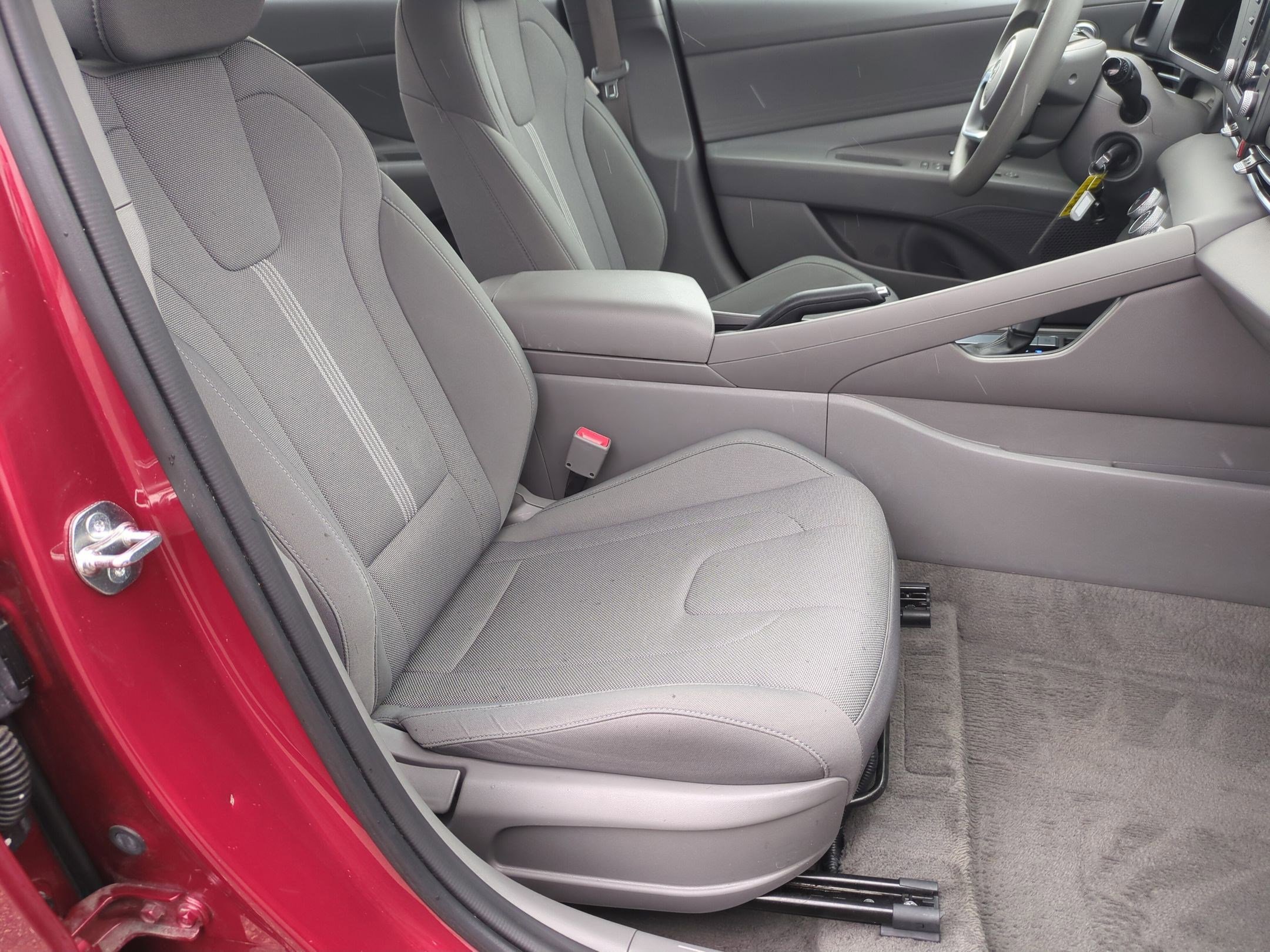 Certified 2024 Hyundai Elantra SE FWD image 18