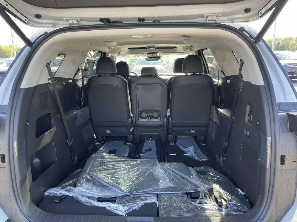 New 2026 Kia Carnival SX w/ SX Dark Edition Package image 28