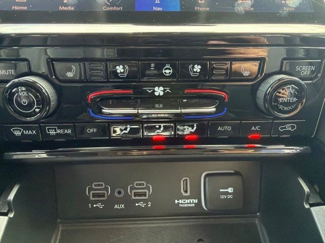 Used 2023 Jeep Grand Cherokee Limited w/ Luxury Tech Group II AWD/4WD image 24