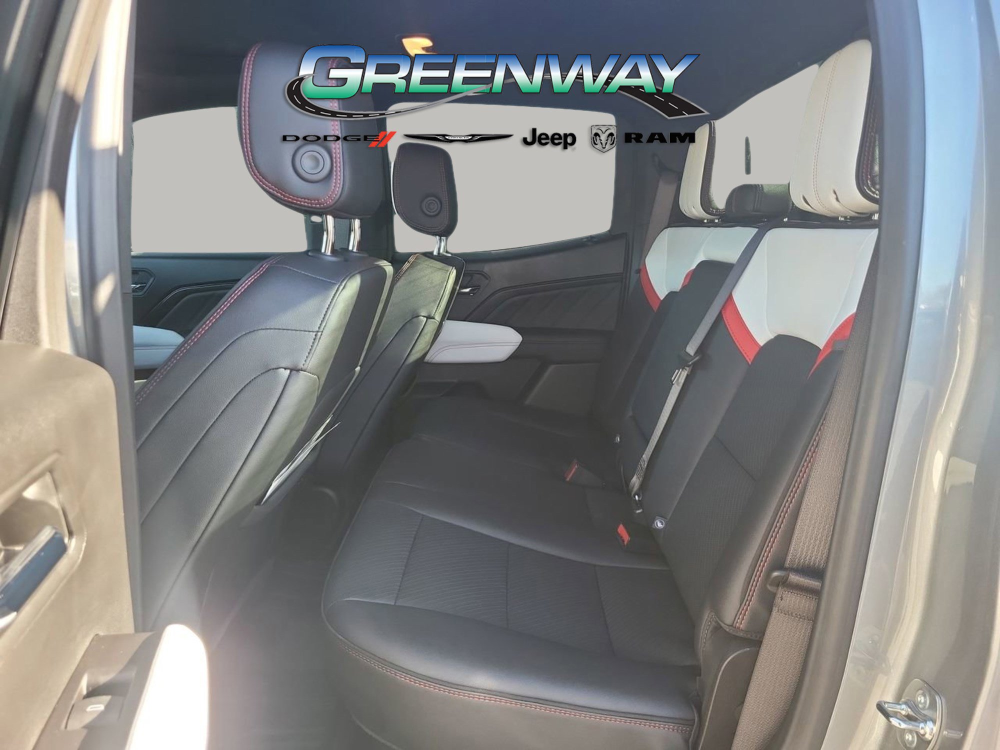 Used 2024 GMC Canyon AT4X image 15