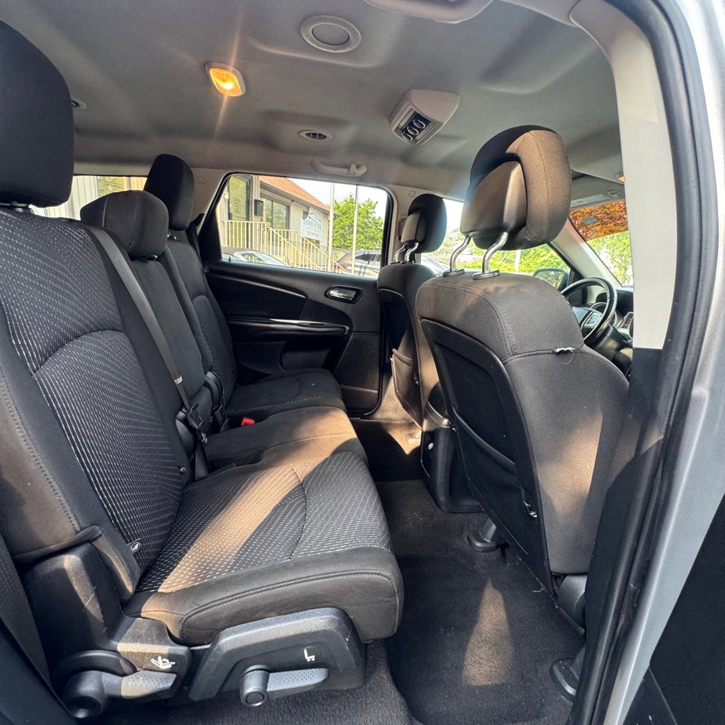Used 2020 Dodge Journey SE w/ SE Popular Equipment Group image 15