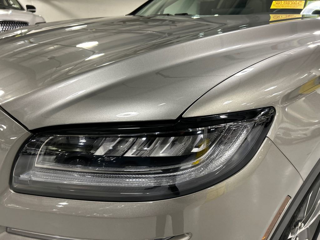 Used 2023 Lincoln Nautilus Reserve AWD/4WD image 7