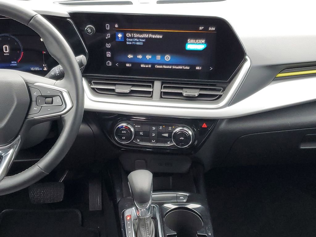 Certified 2024 Chevrolet Trax LT w/ Driver Confidence Package image 24