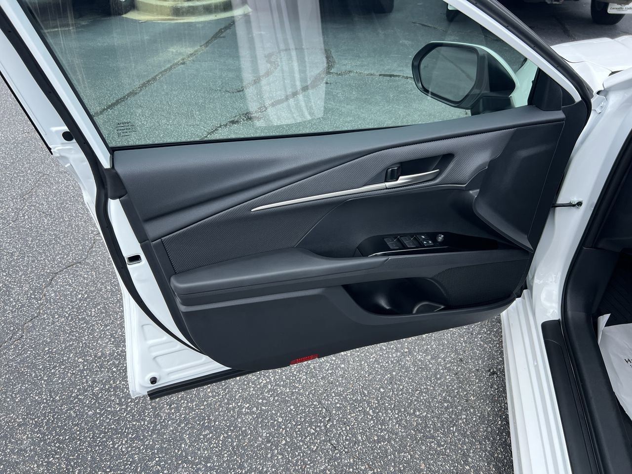 Used 2026 Toyota Camry SE FWD image 14