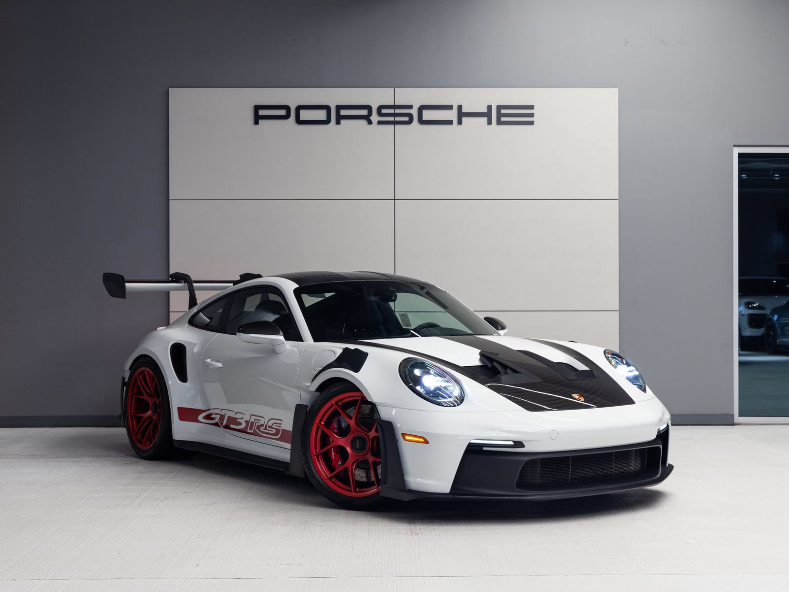 Certified 2023 Porsche 911 GT3 RS RWD image 9