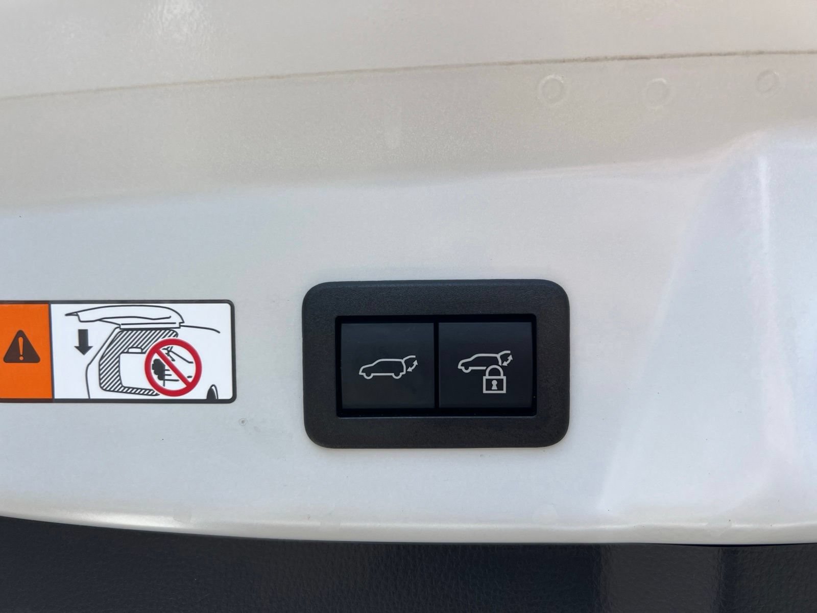 Used 2025 Toyota Prius Limited FWD image 23