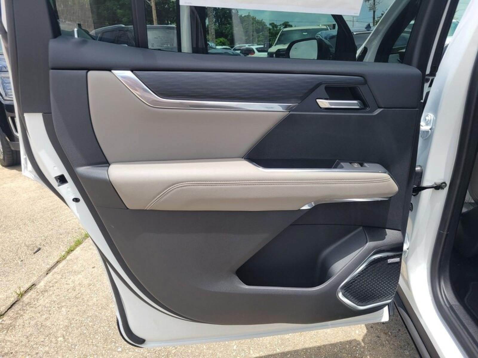 New 2026 GMC Acadia Elevation w/ Elevation Premium Package FWD image 27
