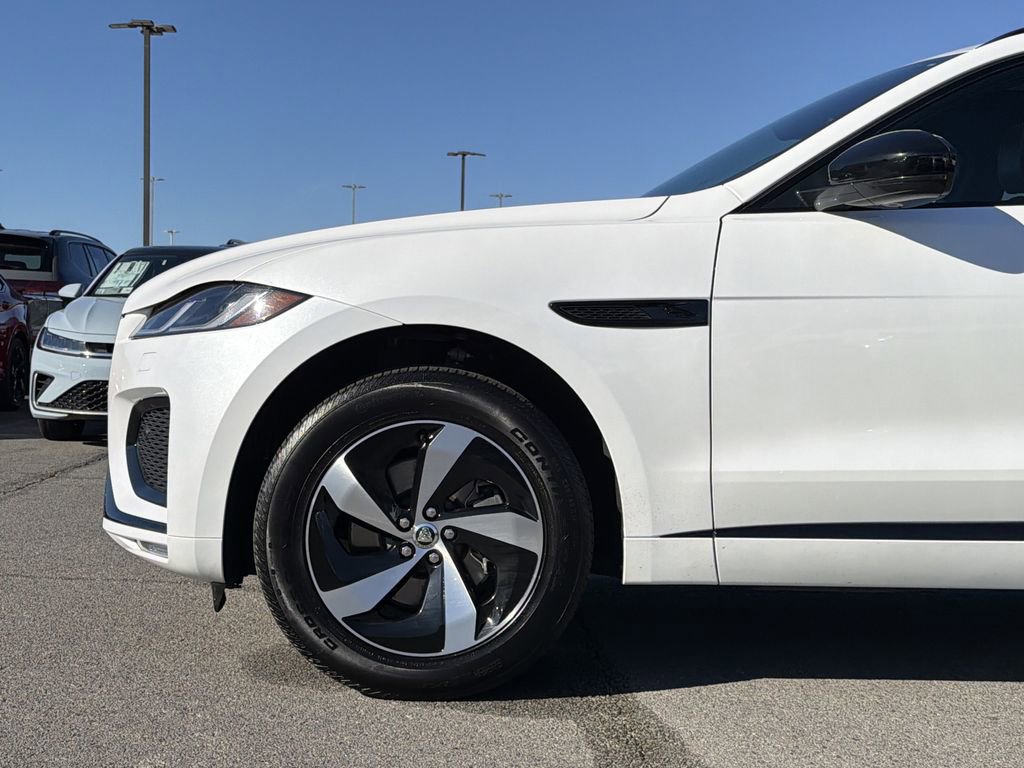 Used 2025 Jaguar F-PACE R-Dynamic S image 9