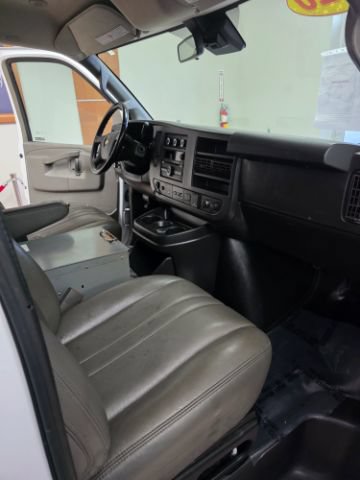 Used 2020 Chevrolet Express 3500 Extended w/ Driver Convenience Package RWD image 11