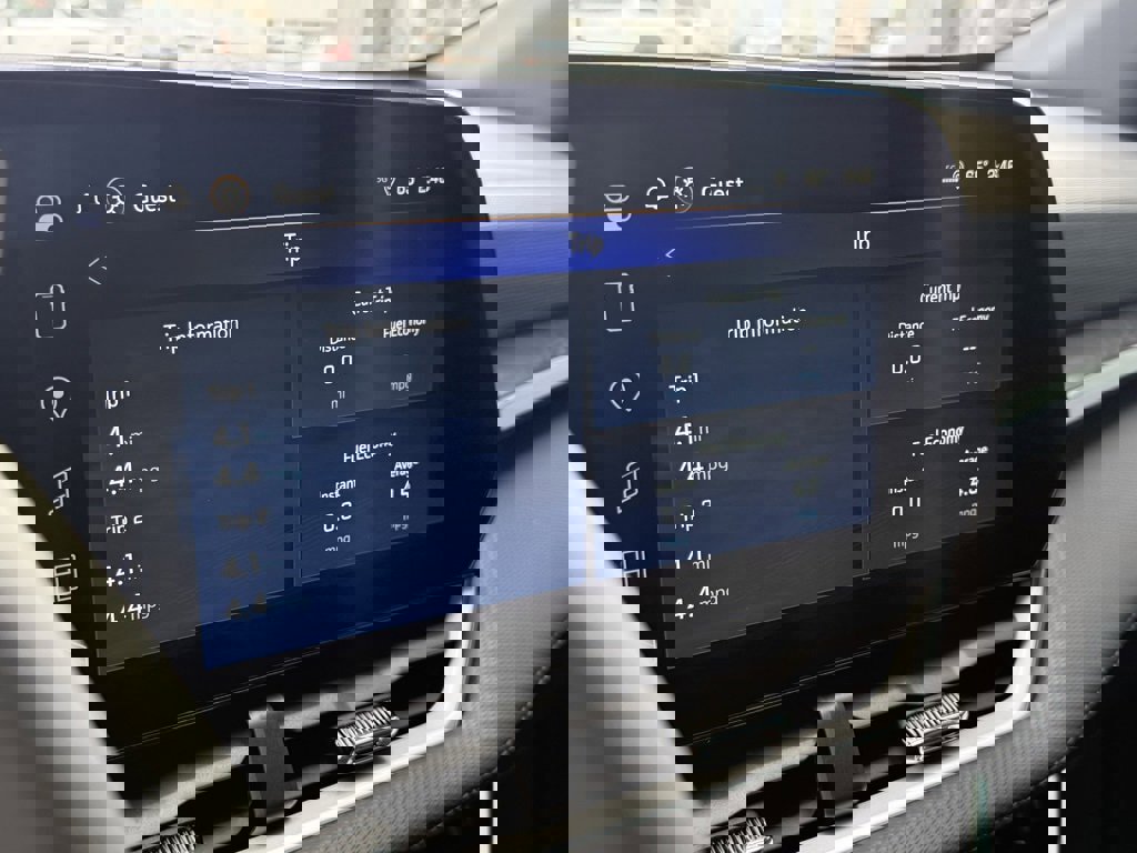 New 2026 Chevrolet Equinox LT w/ LPO, Floor Liner Package image 17