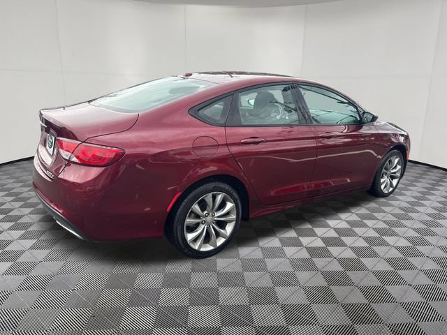 Used 2015 Chrysler 200 S FWD image 5