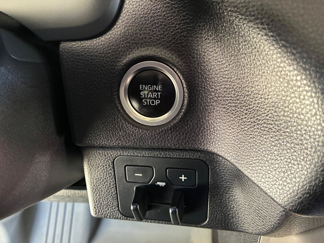 Used 2022 Toyota Tundra SR5 AWD/4WD image 26