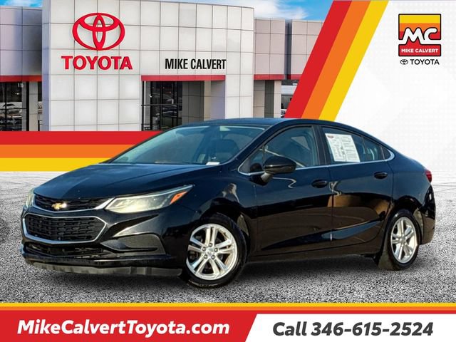 Used 2017 Chevrolet Cruze LT w/ Convenience Package FWD image 1