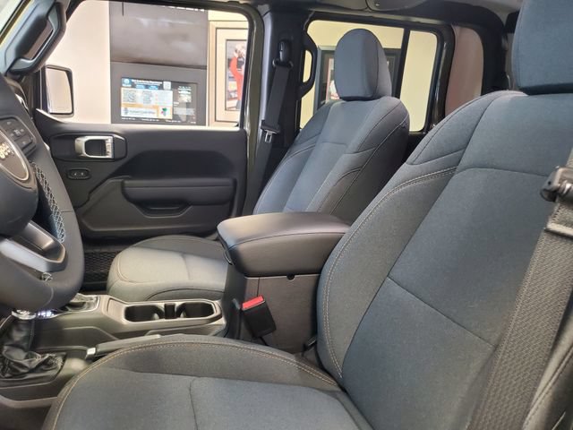 New 2026 Jeep Gladiator Sport AWD/4WD image 10