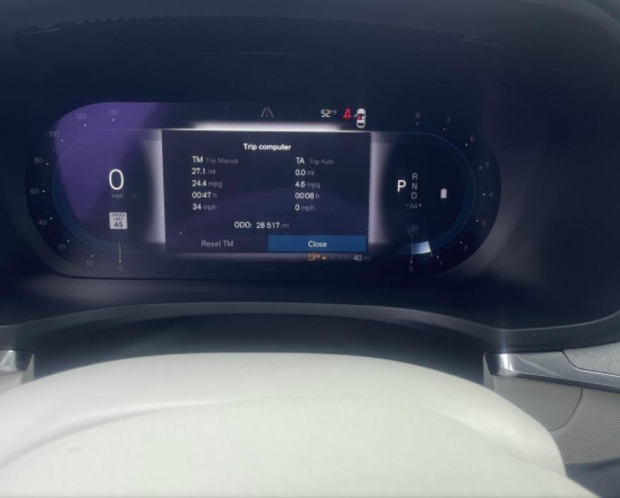 Used 2025 Volvo V60 B5 Cross Country Plus image 22