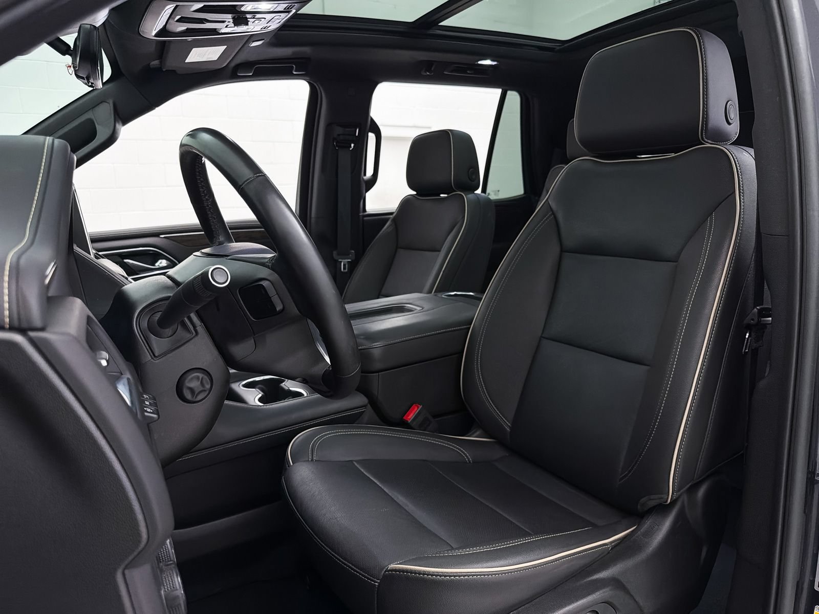 Used 2024 Chevrolet Tahoe Premier AWD/4WD image 19
