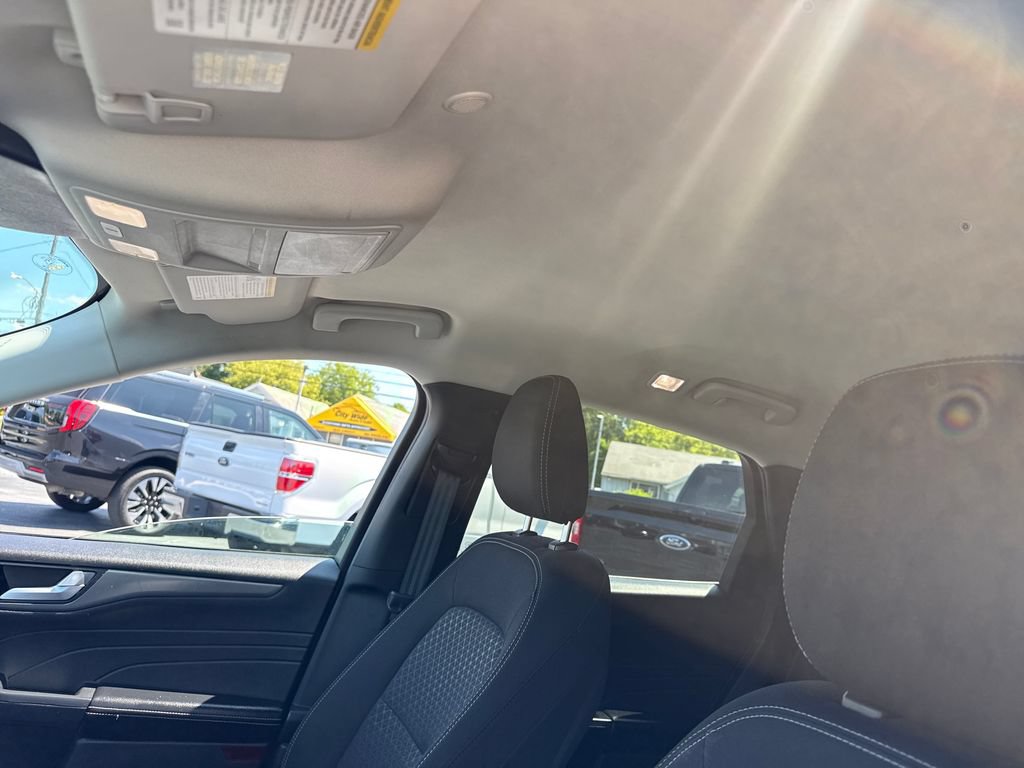 Used 2025 Ford Escape Active w/ Active Premium Tech Pack AWD/4WD image 27