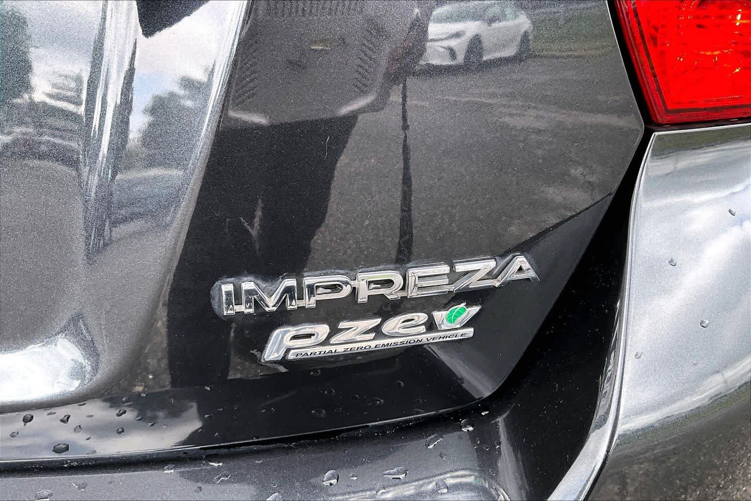 Used 2013 Subaru Impreza 2.0i Premium w/ All-Weather Pkg AWD/4WD image 10