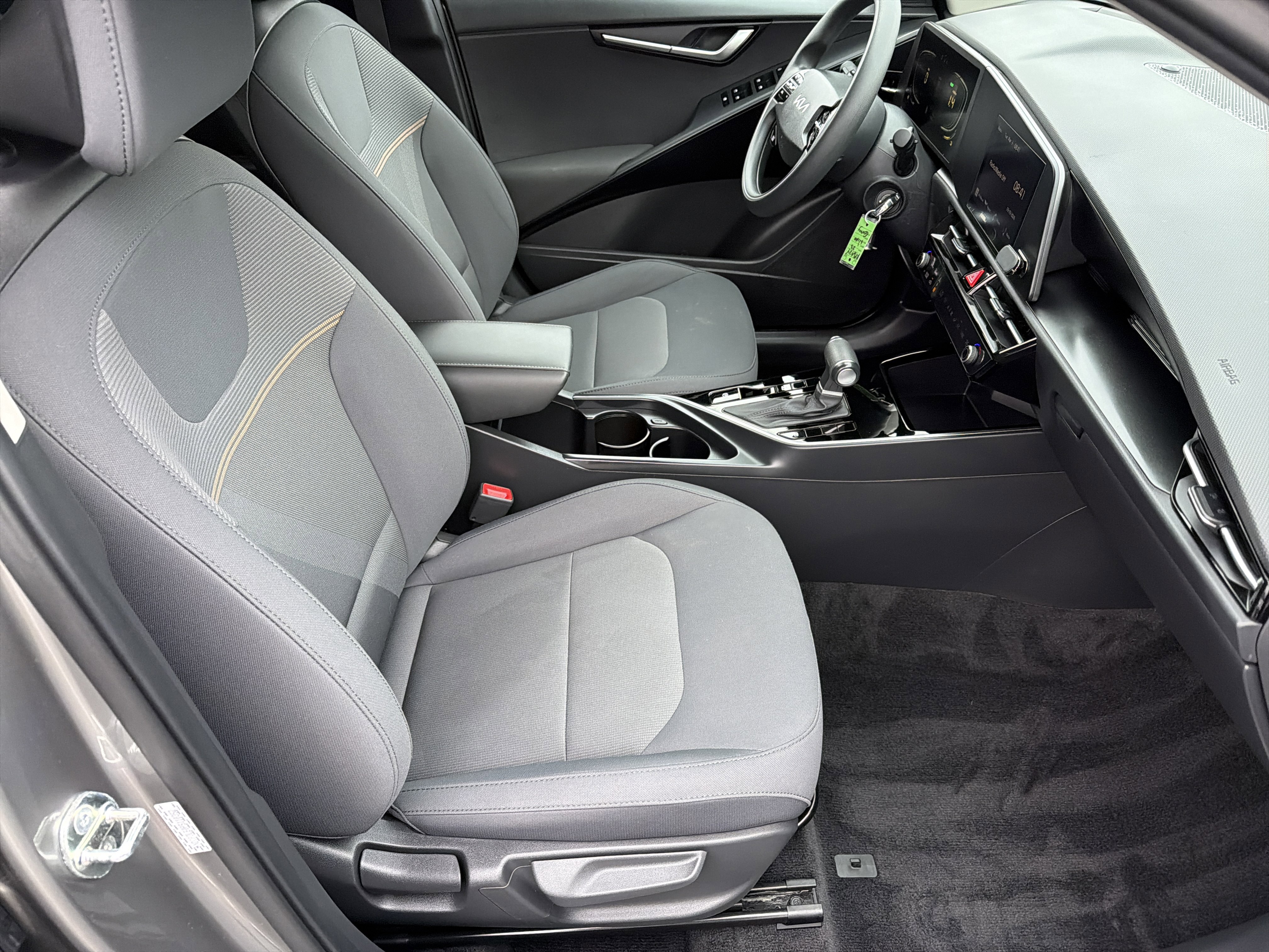 Used 2023 Kia Niro LX image 13