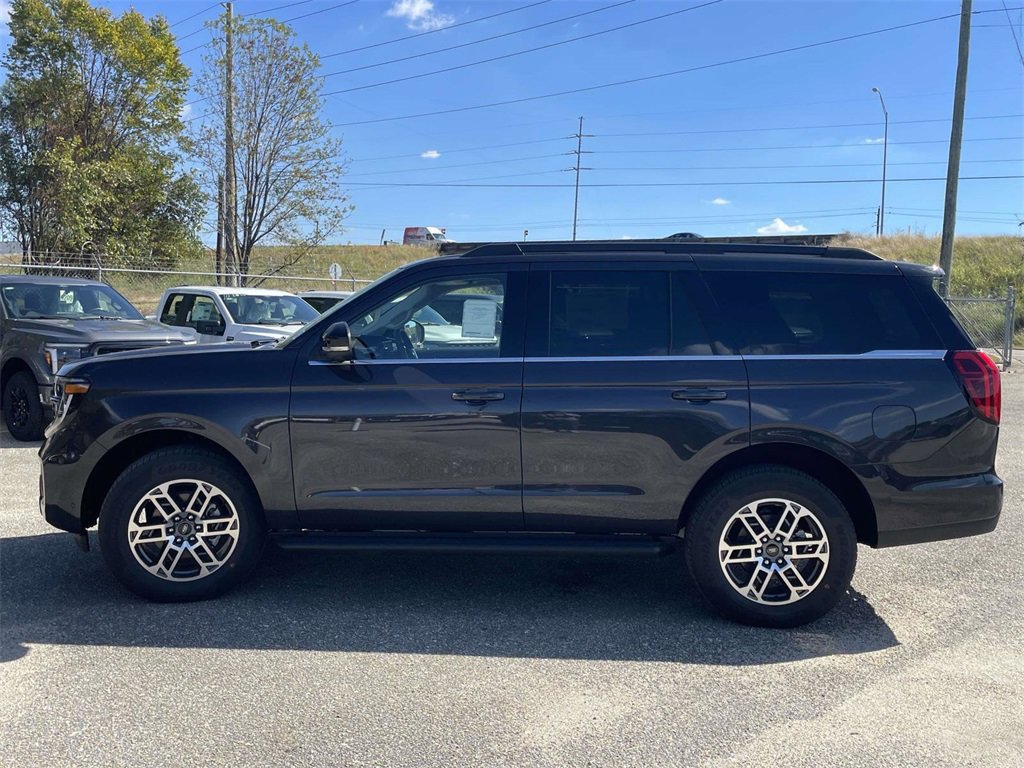 New 2025 Ford Expedition Active image 6