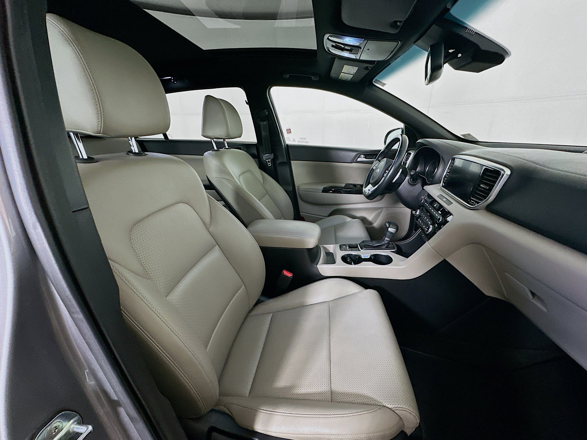Used 2022 Kia Sportage Nightfall Edition w/ Nightfall Fwd Premium Package image 31