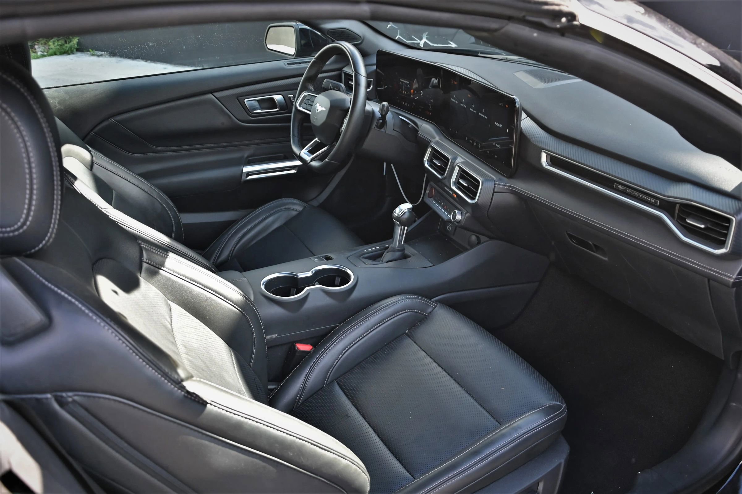 Used 2025 Ford Mustang Premium RWD image 18