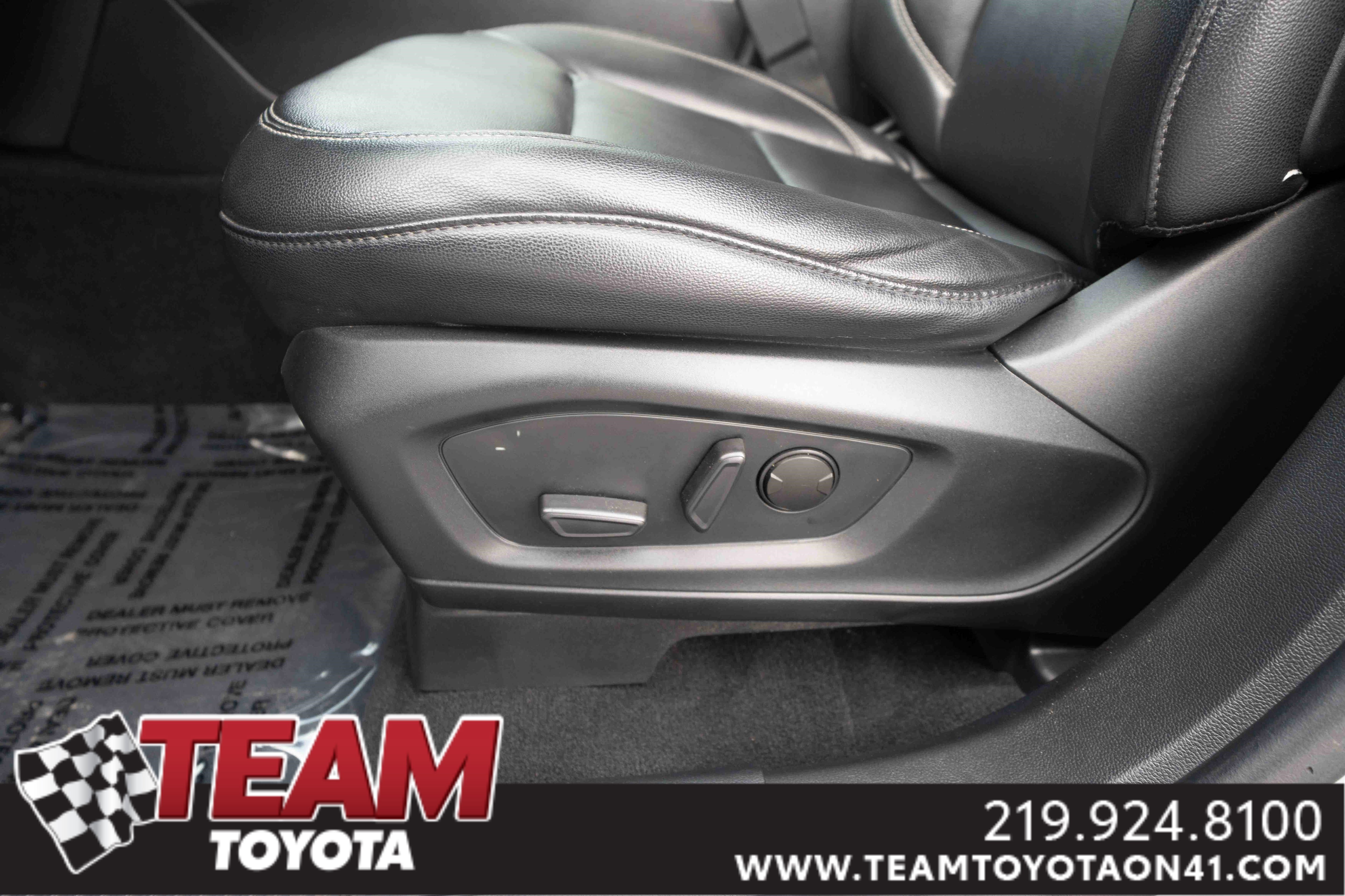Used 2020 Ford Explorer XLT w/ Equipment Group 202A image 12