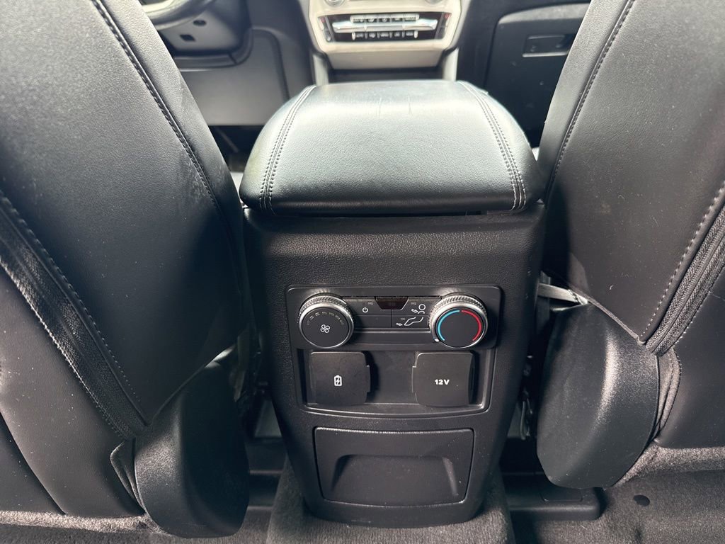 Used 2022 Ford Explorer XLT w/ Equipment Group 202A AWD/4WD image 26