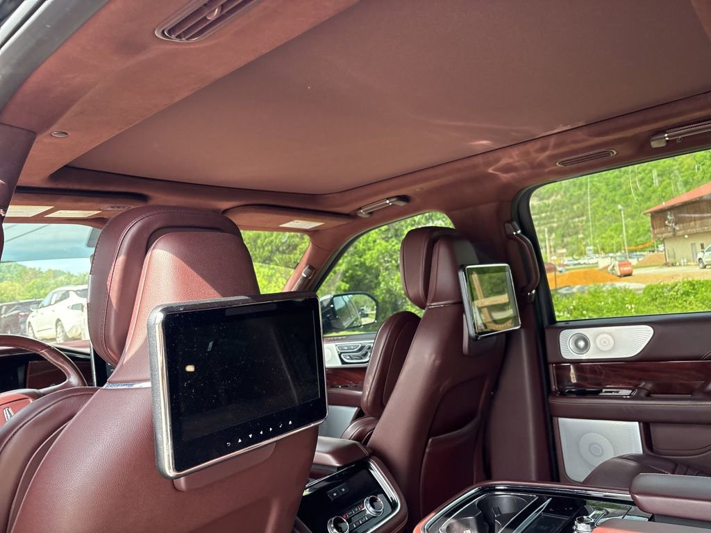 Used 2018 Lincoln Navigator Black Label w/ Cargo Package AWD/4WD image 16