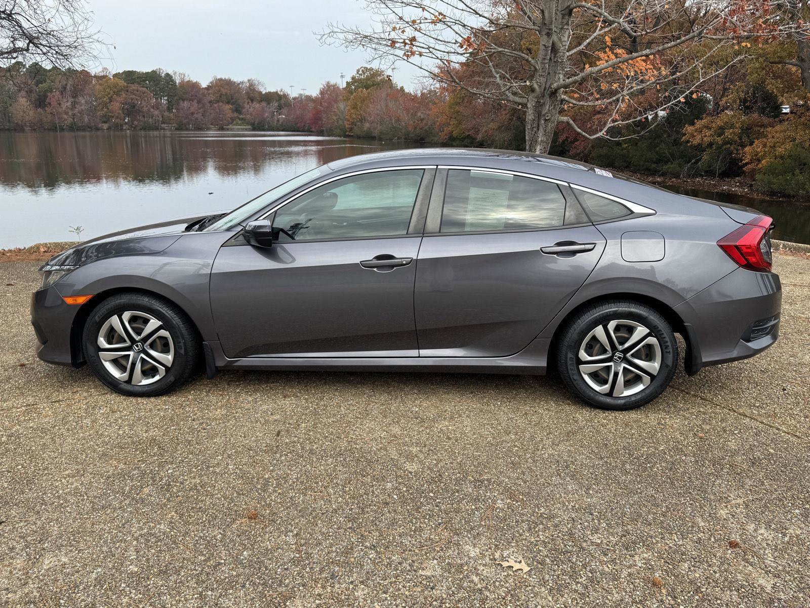 Used 2018 Honda Civic LX image 10