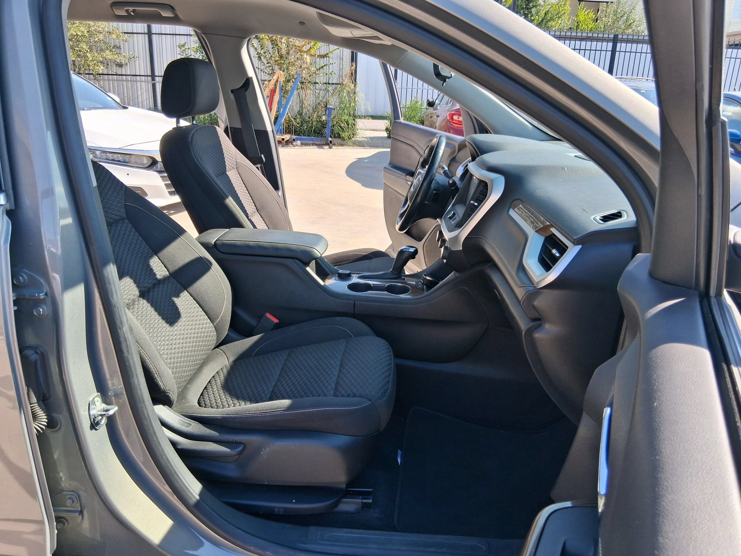 Used 2019 GMC Acadia SLE AWD/4WD image 37