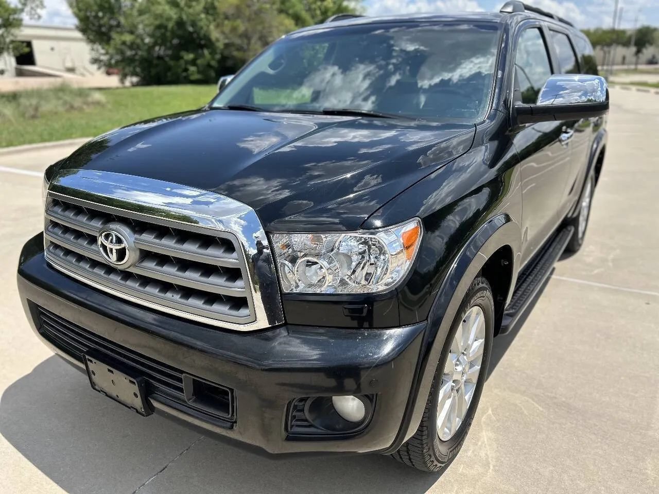 Used 2016 Toyota Sequoia Platinum RWD image 2