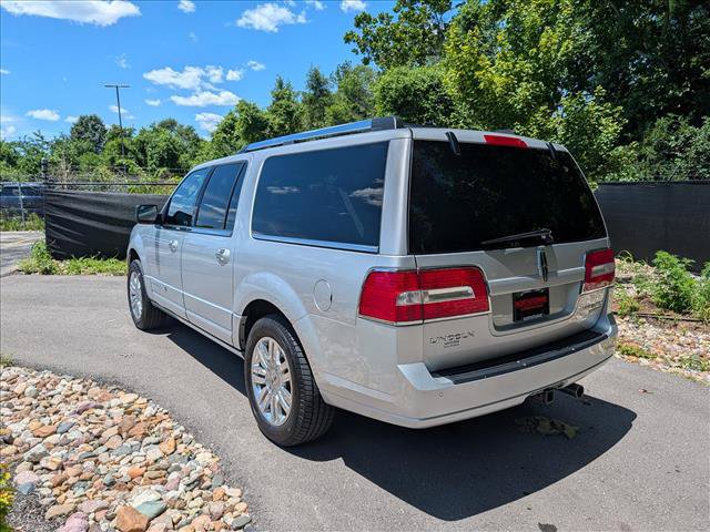 Used 2012 Lincoln Navigator L 4WD image 3