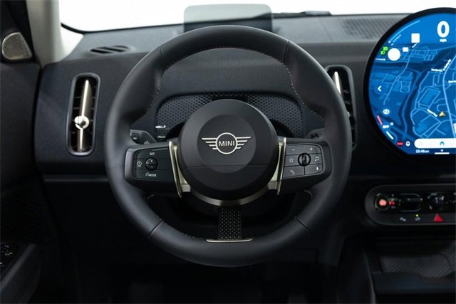 Certified 2025 MINI Cooper Countryman S w/ Comfort Package Max image 17