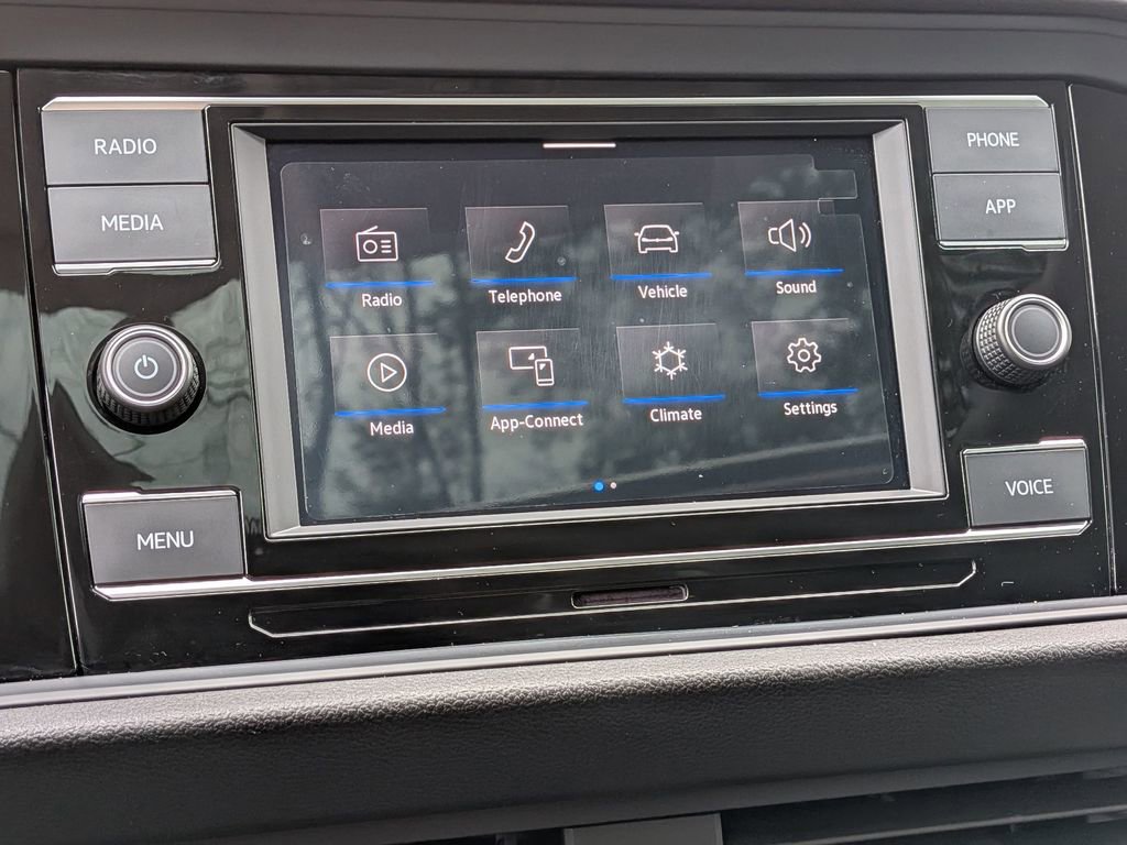 Used 2024 Volkswagen Jetta SE w/ Panoramic Sunroof Package FWD image 23
