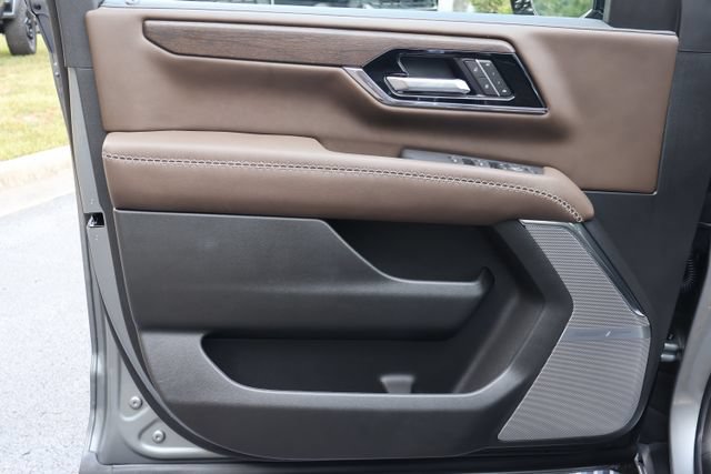 New 2026 GMC Yukon Denali Ultimate w/ LPO, Floor Liner Package AWD/4WD image 19